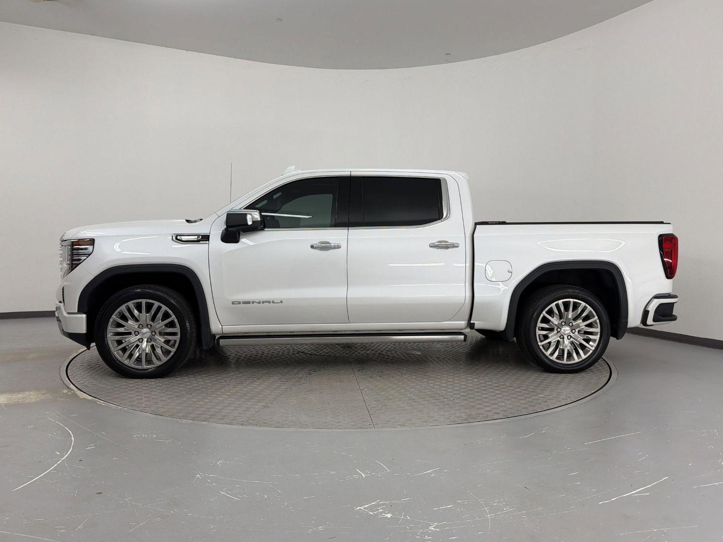 gmc sierra 1500 denali 2022 3GTUUGET8NG618817 image gmc sierra 1500 denali 2022 3GTUUGET8NG618817 image